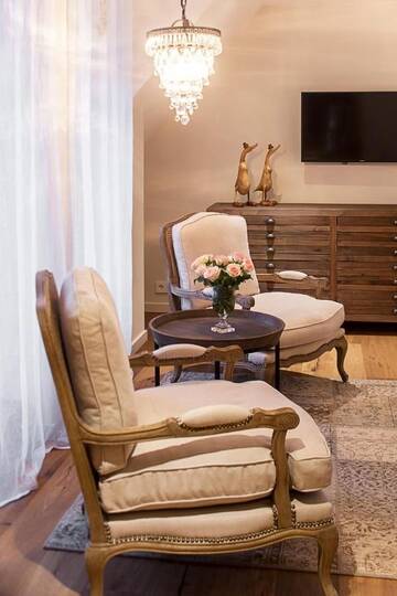 Фото номера Полулюкс с балконом Отель Frost Boutique Hotel г. Пярну 2