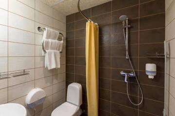 Фото номера Улучшенный двухместный номер с 2 отдельными кроватями и балконом - Доступ в спа-центр Отель Viiking Spa Hotel г. Пярну 5
