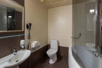 Фото номера Люкс с 1 спальней и доступом в спа-центр Отель Viiking Spa Hotel г. Пярну 10