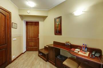 Фото номера Двухместный номер с 2 отдельными кроватями Отель Hotel Legend г. Пярну 7