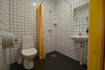 Фото номера Cемейный номер с собственной ванной комнатой Хостелы Saare Automatic Hostel г. Пярну 9