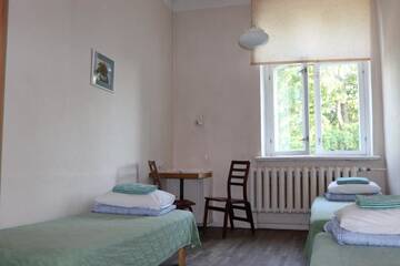 Фото номера Трехместный номер с общей ванной комнатой Хостелы Hostel Lõuna г. Пярну 2