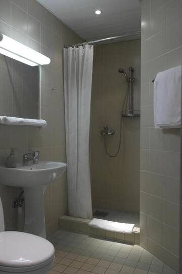 Фото номера Двухместный номер с 1 кроватью Гостевой дом Tulbi Guesthouse г. Пярну 5