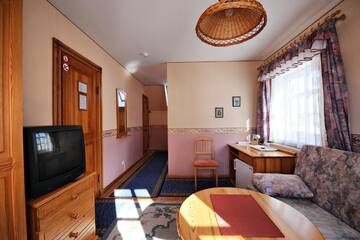 Фото номера Трехместный номер с балконом Отель Villa Johanna Guesthouse г. Пярну 3