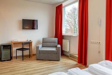 Фото номера Семейный номер с доступом в спа-центр Отель ESTONIA Medical Spa &amp; Hotel г. Пярну 3
