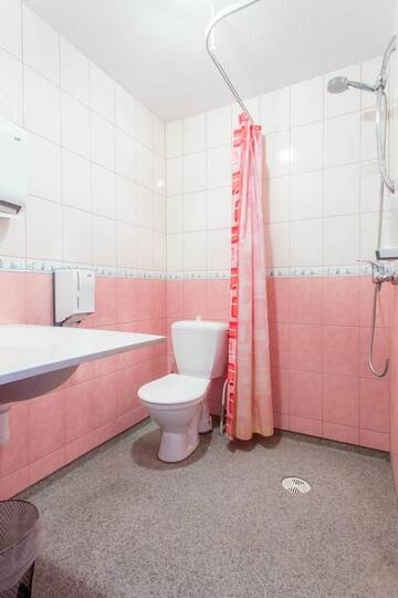 Фото номера Трехместный номер с душем Гостевой дом Pärnu Villa Harmony г. Пярну 3
