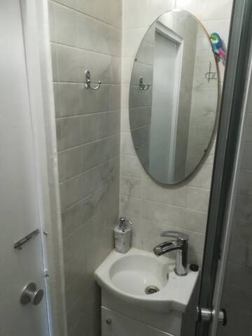 Фото номера Двухместный номер Делюкс с 1 кроватью Гостевой дом Couple getaway to a freshly renovated apartment г. Пярну 21